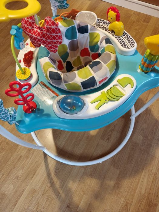 Kolorowy skoczek z dźwiękami Fisher-Price GWD42