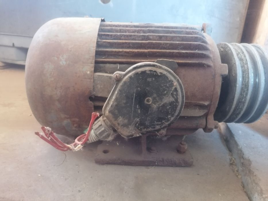 Продам   Двигун.