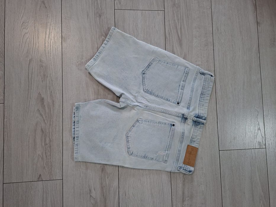 Męskie krótkie spodenki szorty jeans dżins Bershka