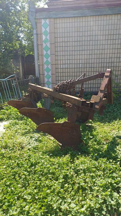 Плуг ПЛН 3-35 на автосцепці висока стійка під соняшник та кукурудзу напівгвинтовий відвал