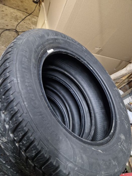 Opony zimowe 4 sztuki  ok 5-6mm 205/60/16 2019r