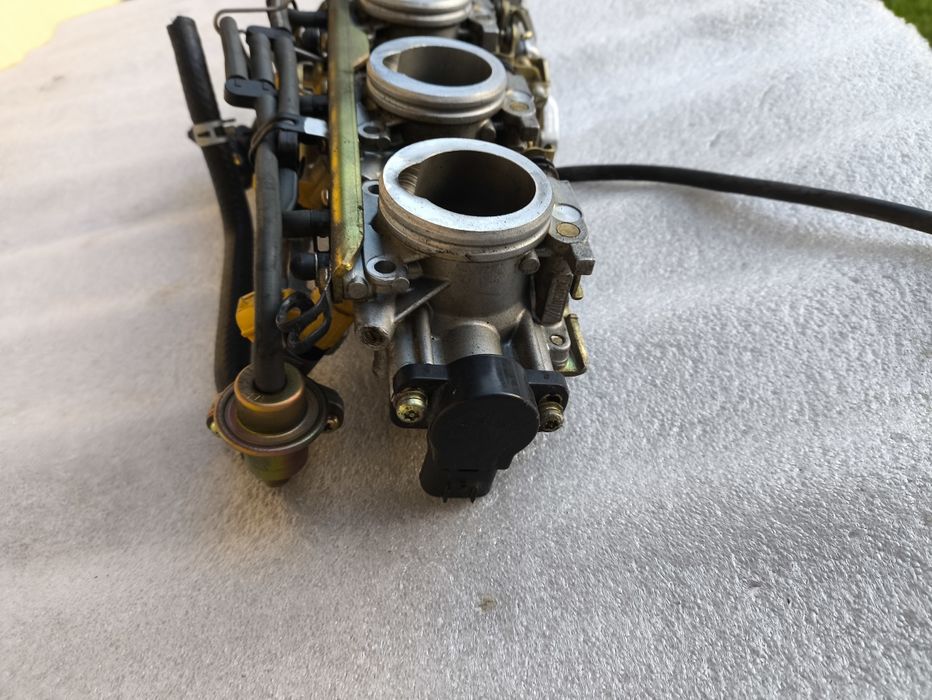 Yamaha fjr 1300 przepustnice wtryski komplet 2002