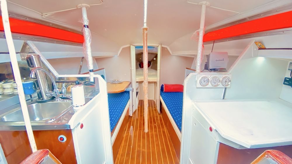 Яхта Colvic UFO 27