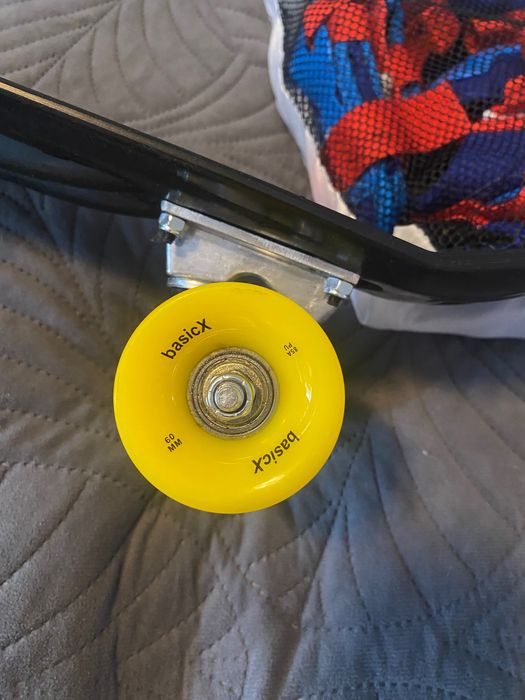 Deskorolka Fiszka dla dzieci + ochraniacze Decathlon