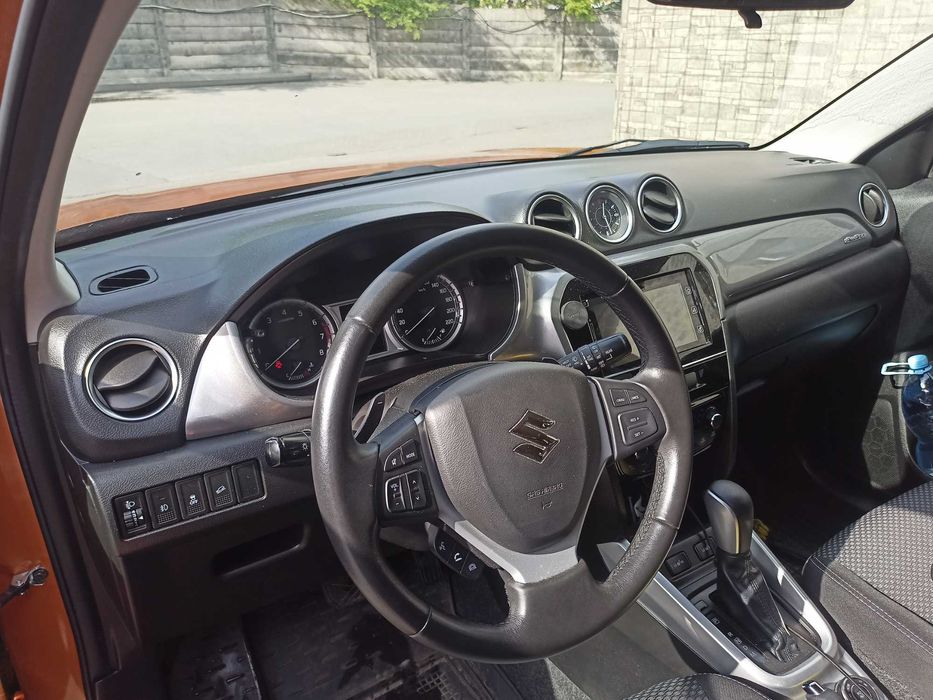 Кльове авто Suzuki Vitara GL+ LY 1.6 ГБО 4WD спорт режим висока