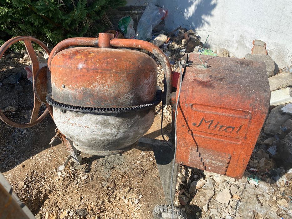 Alugo betoneira 150 litros