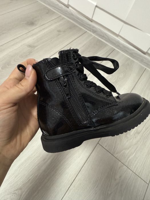 Чобітки ботінки next на дівчинку 22 р лакові