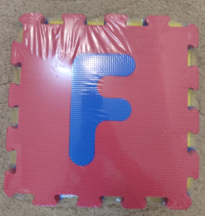 Продам Развивающий игровой коврик пазлы.