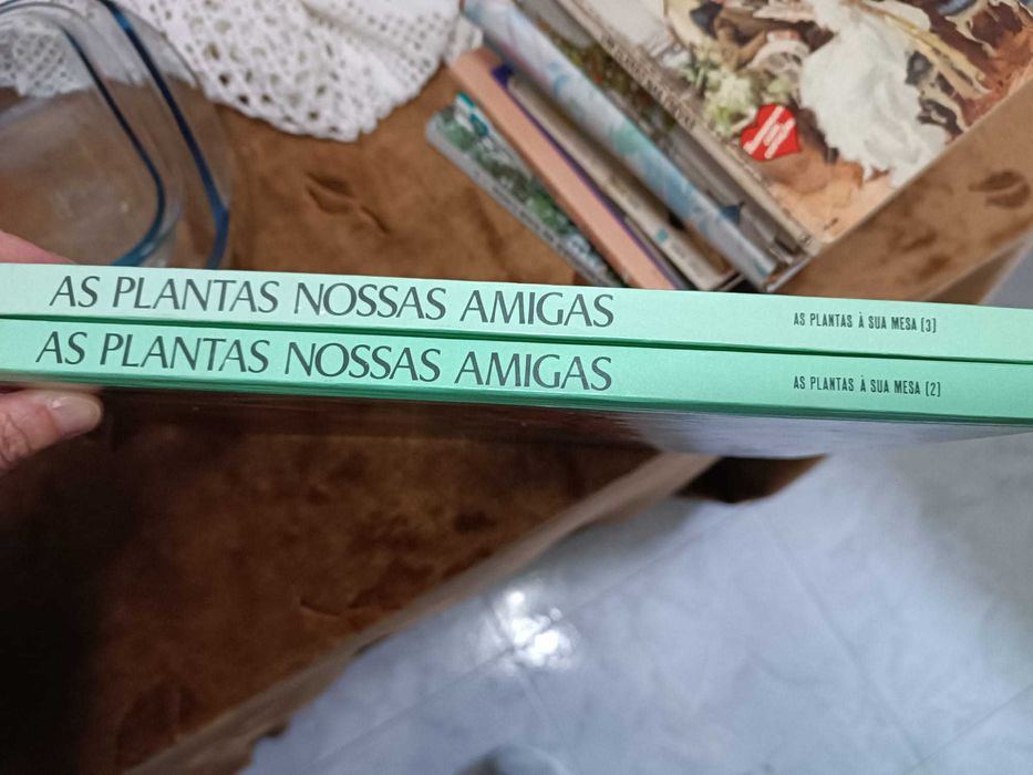 Livros antigos variados