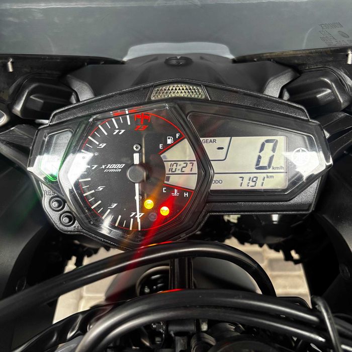 Продам мотоцикл Yamaha YZF-R3 (3633)