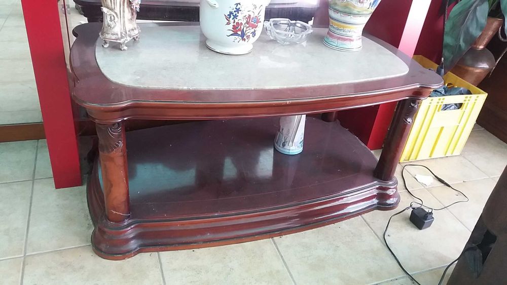 Tampo mármore. Mesa de centro café mogno