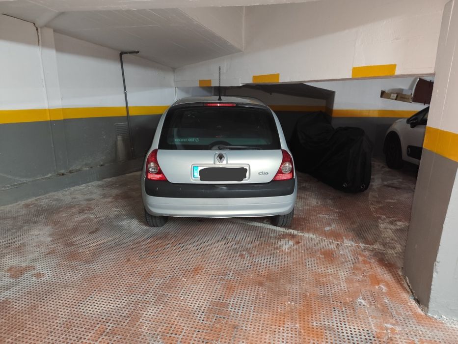 Lugar de garagem para mota, Jardim Constantino, Arroios.