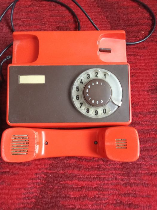 2 Винтажных телефонных аппарата Tesla и RFT