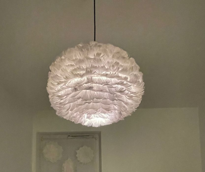 Lampa UMAGE Eos z naturalnych gęsich piór