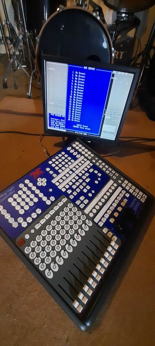 Mesa Luzes Profissional - Avolites Azure 2000 Moving Light Controller