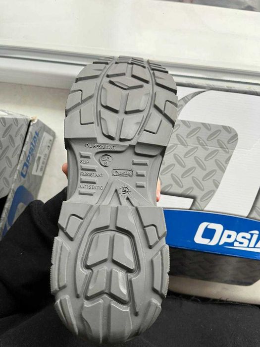 Шкіряне взуття чоловіче 44 розмір  OPSIAL STEP WORK HIGH SAFETY