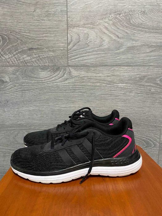 Спортивні кросівки ADIDAS