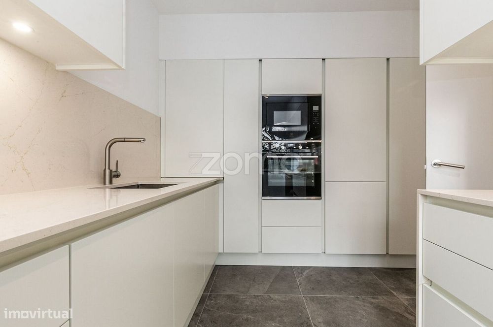 T2 remodelado com ar condicionado e cozinha equipada