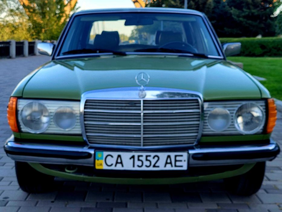 Mercedes-Benz E-Class 1984