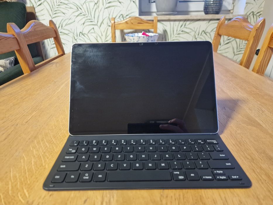 Tablet Samsung Tab S8 + Etui z klawiaturą