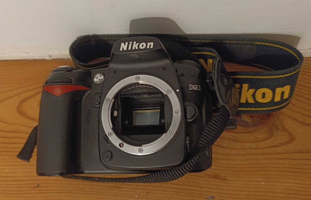 Nikon D90 lustrzanka