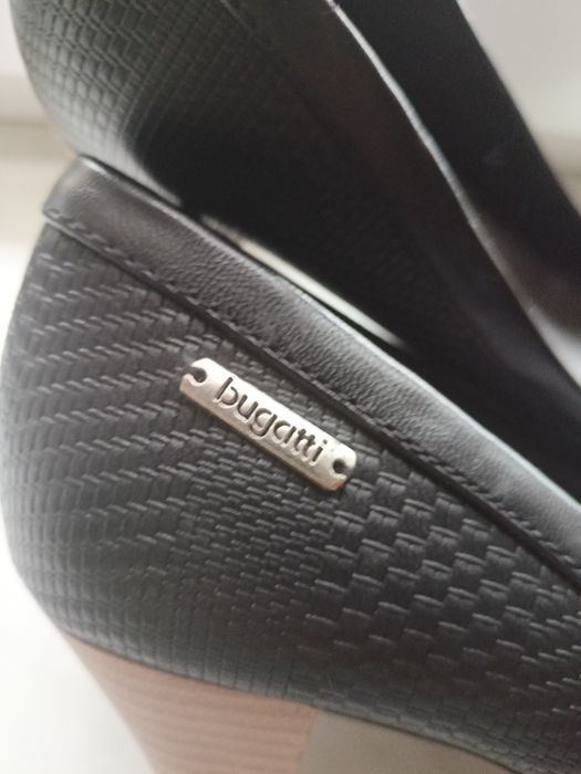 Bugatti czółenka na platformie 36