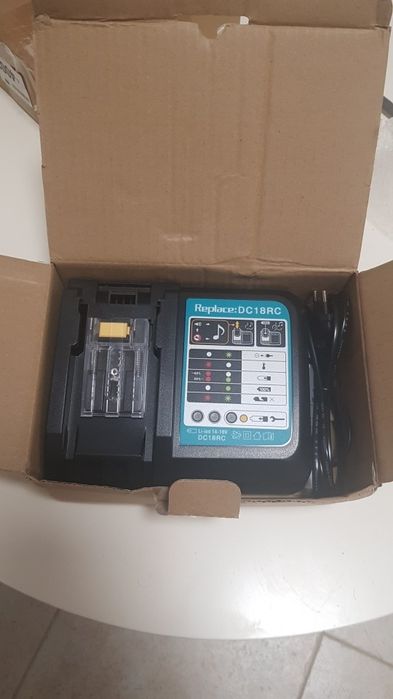 Carregador para baterias Makita