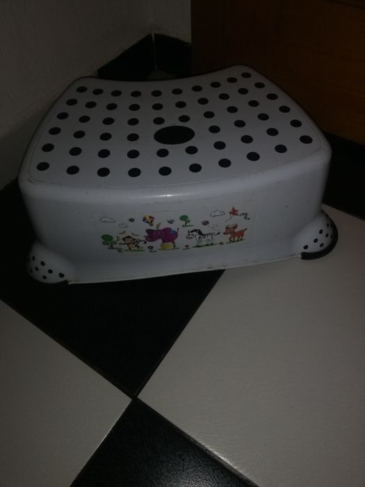 Набір підставка для унітазу і умивальника