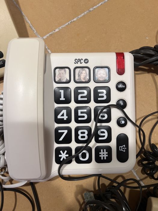 Vendo 12 telefones fixos de mesa