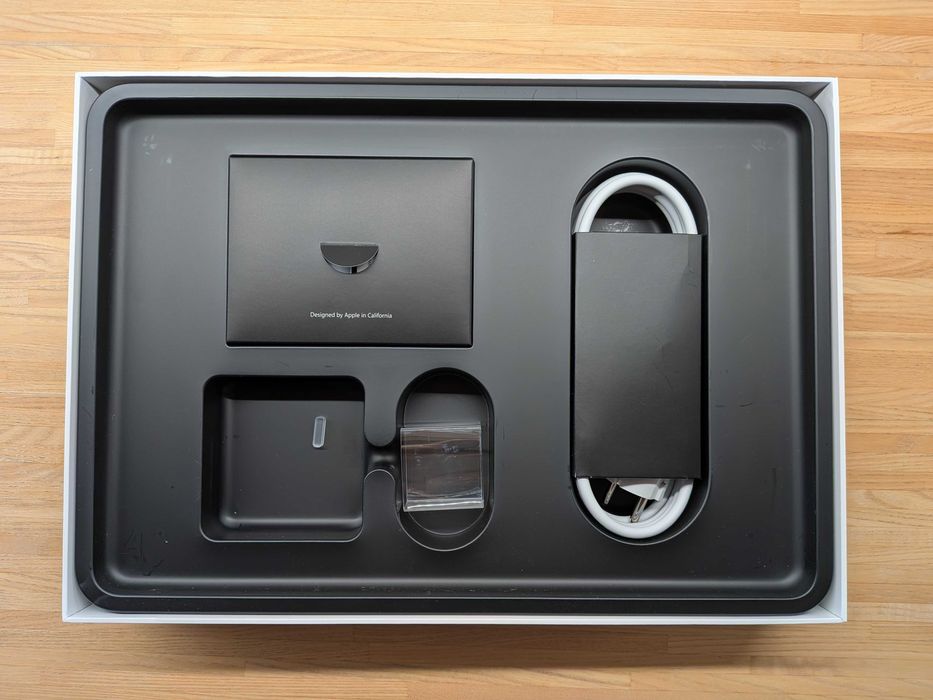 MacBook Pro Retina Mid 2015; i7 2,5 GHz; M370X; 512 GB; Sequoia 15.7.2