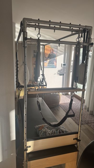 Máquina de Pilates Cadillac / Torre – Quase nova