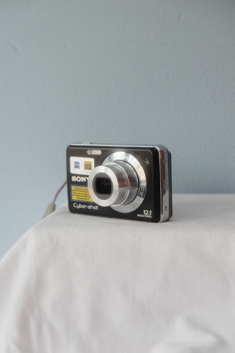 Sony CyberShot DSC-W210 W210 aparat cyfrowy kompaktowy fotograficzny mały kompakt cyfrówka czarny