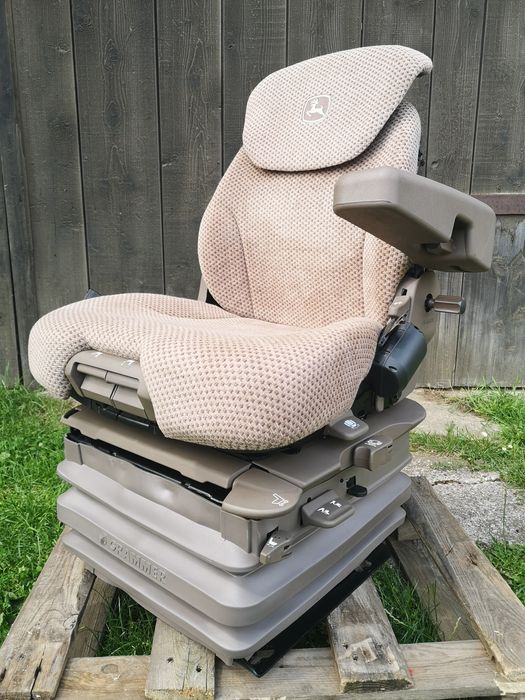 Siedzenie fotel pneumatyczny GRAMMER MSG97AL/741 John Deere M R SE Pre