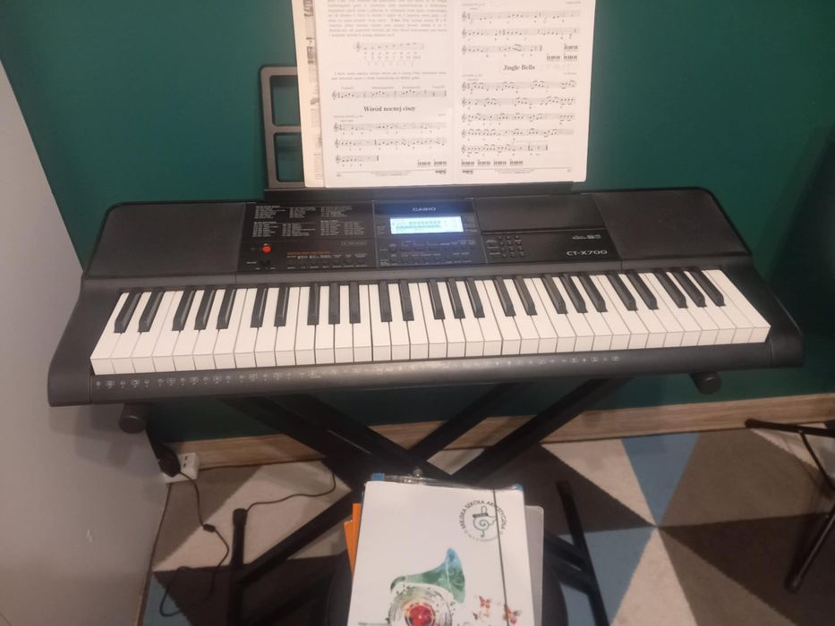 Keyboard CASIO CT-X 700 Wiśniew • OLX.pl