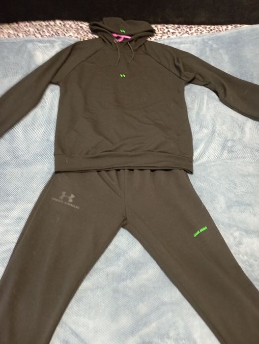 Продам мужской спортивный костюм