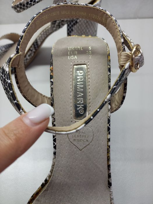 Босоніжки 38 розмір Primark, шльопки