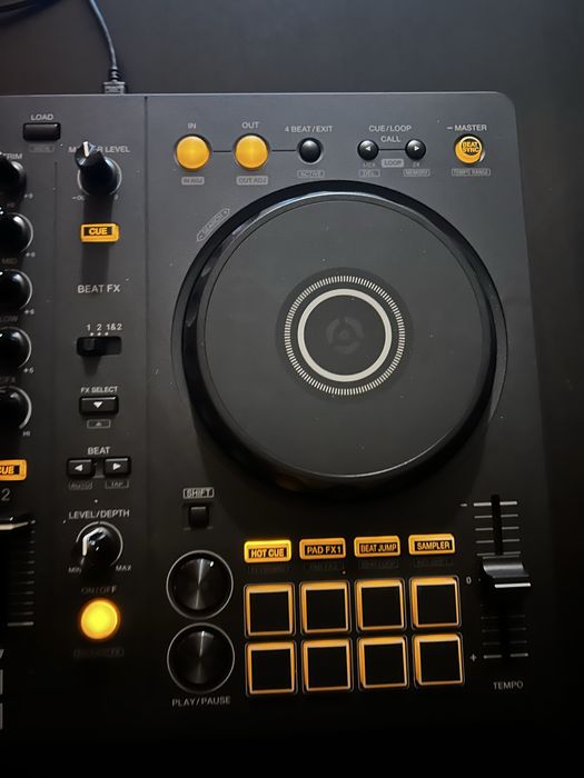 Pioneer DJ DDJ-FLX4 – Como Nova + Caixa e Cabo Original