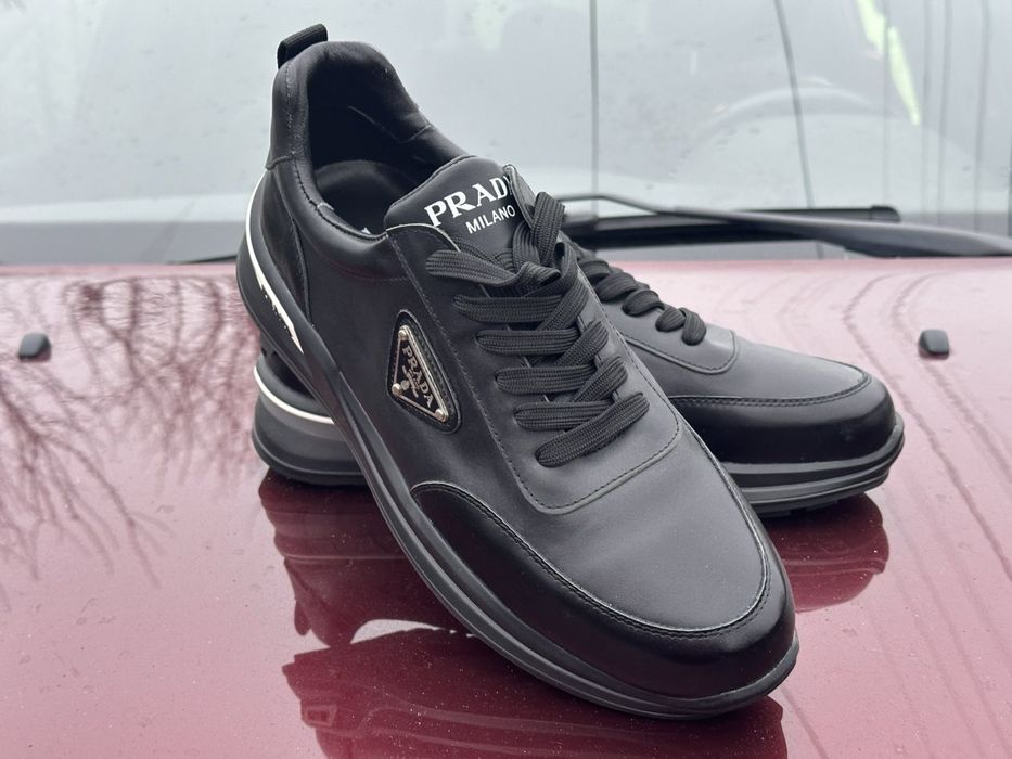 Продам кросівки чоловічі Prada