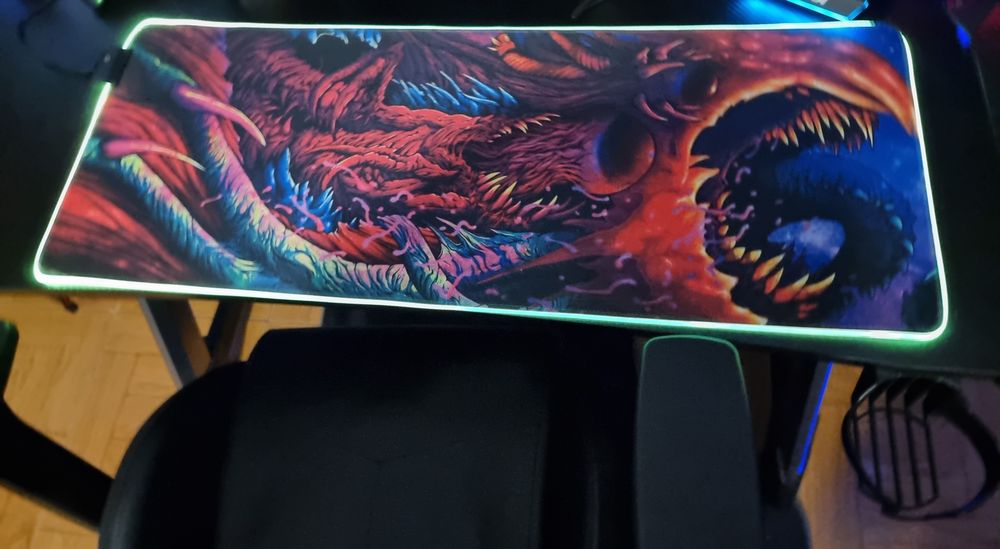 Tapete gaming com luz rgb CS GO - hyper beast
