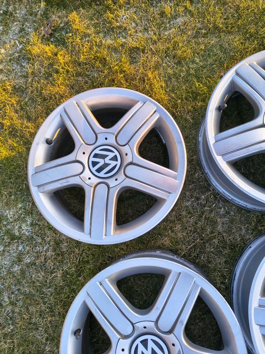 Felgi 15 VW Polo Beetle Fox golf 5x100