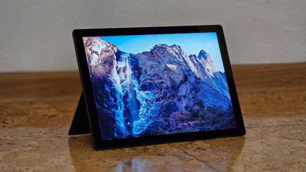 Tablet Microsoft Surface Pro 7 z baterią w świetnej kondycji