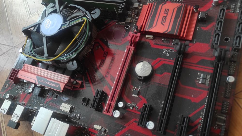 Комплект Asus EX B250 V7 Sapphire RX470 8gb Celeron 3900 4gb DDR4 SSD