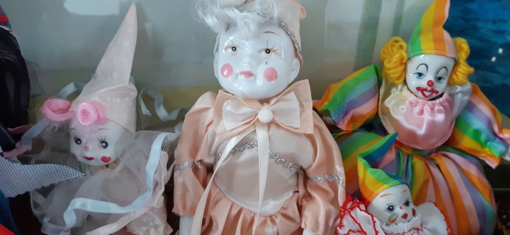 Coleção de palhaços decorativos