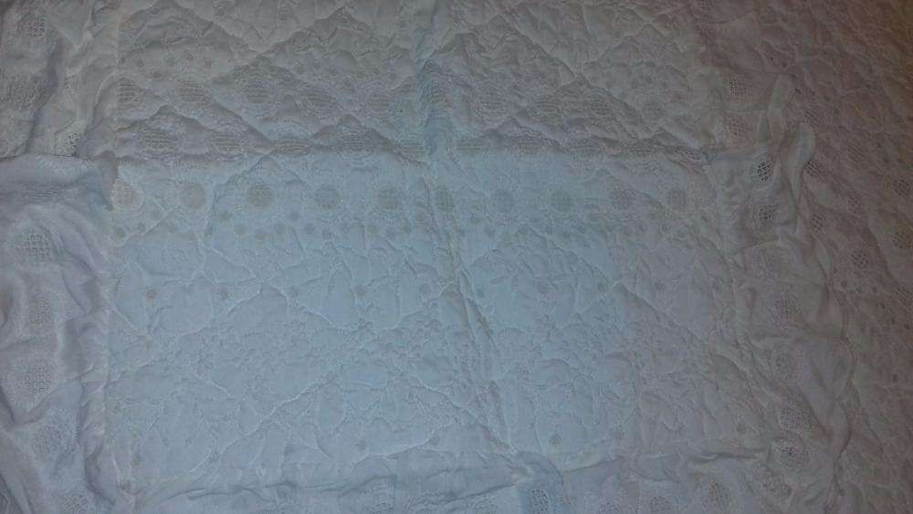 Edredon em branco com fronhas