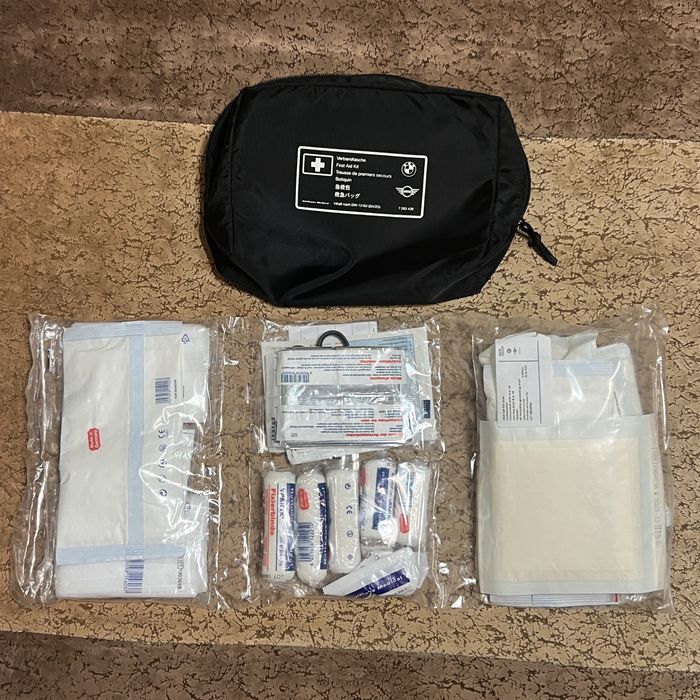 Німецька автомобільна аптечка.