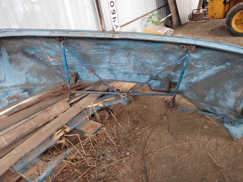 Ветровик, обтекатель пластиковый на камаз