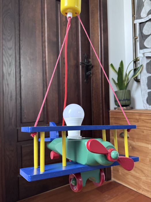 Lampa sufitowa  wiszaca samolot