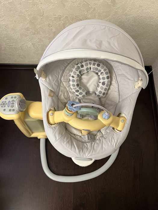 Заколисуючий центр GRACO. Також працює від Power Bank.Гойдалка. 0+