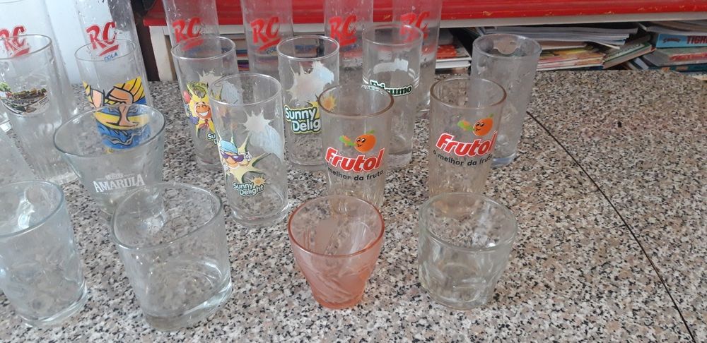 Conjunto de 40 Copos Diversos