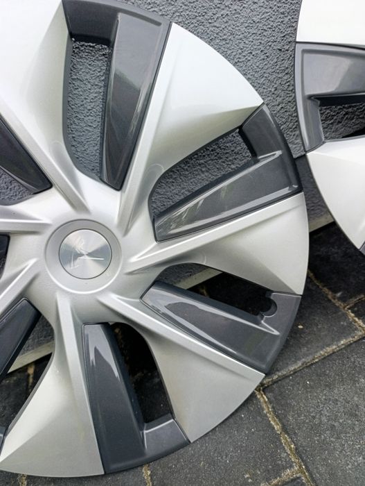 три ковпаки tesla model Y R19